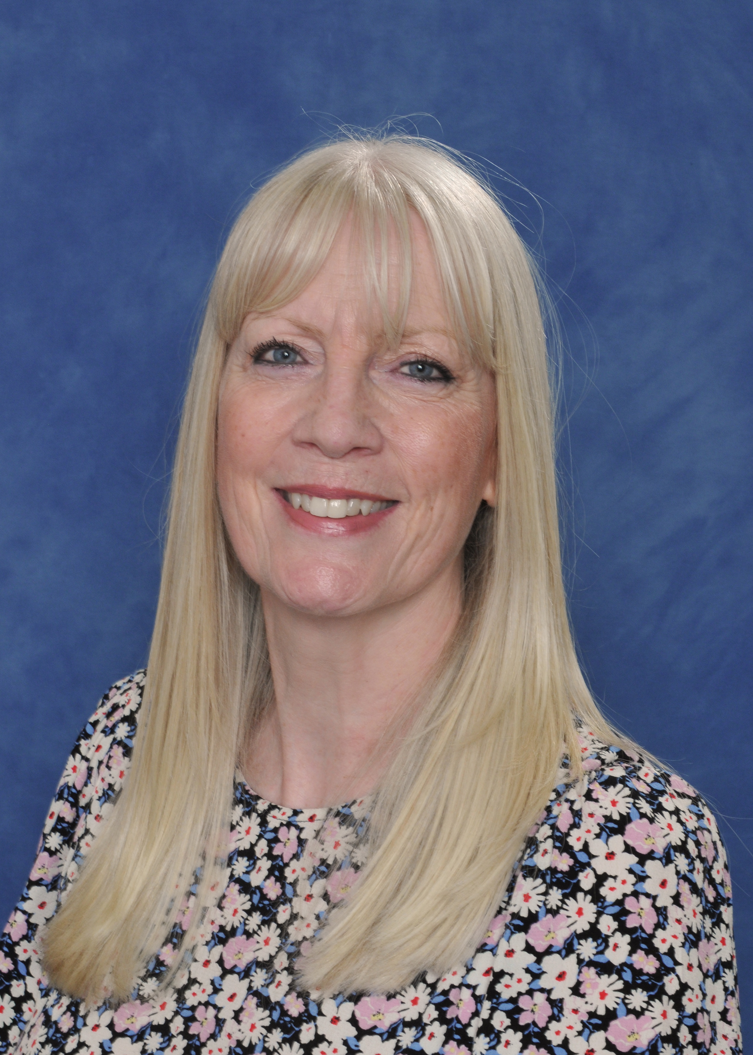 Mrs Julie Otter